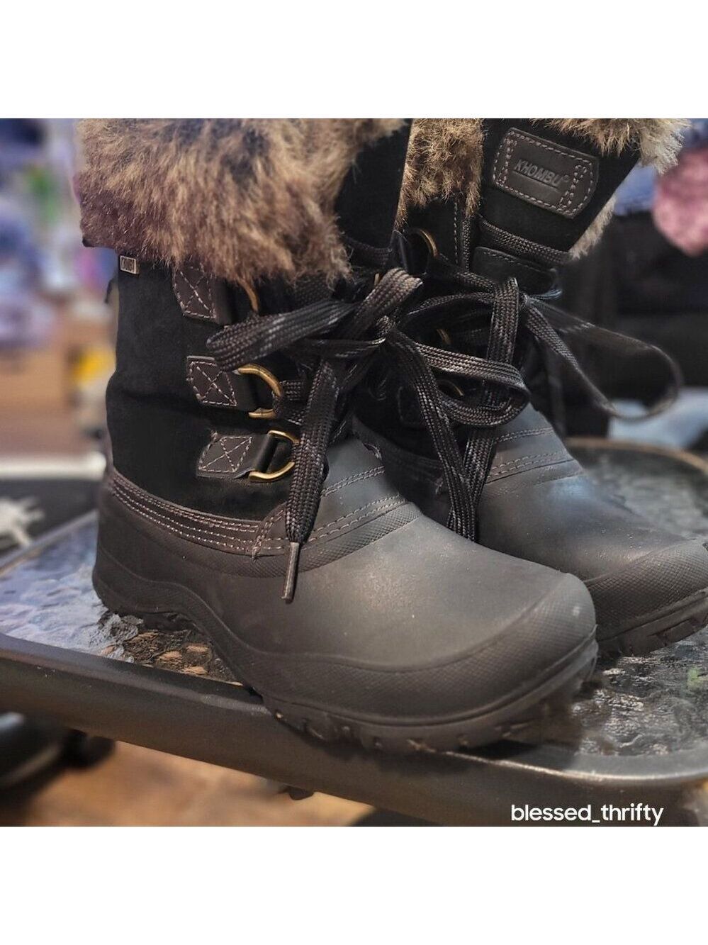 Khombu Women's size 6M Suede Snow Boots